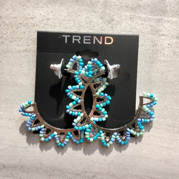 NEW! Pretty Blue Beaded Hoop Earrings - Picture 1 of 2